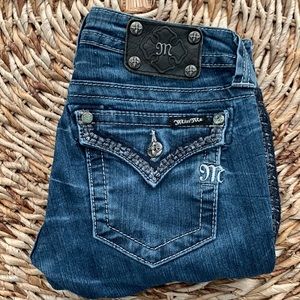 Miss Me Destructed Embroidered Skinny Jean 27 NWOT